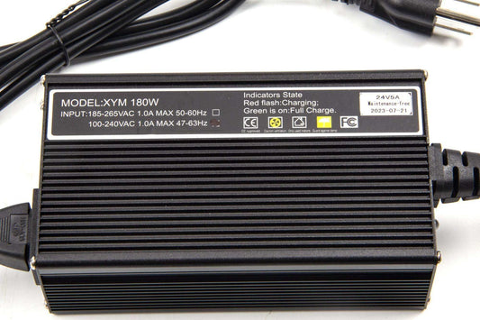 Lead-acid battery charger for SUNMAX RT15 floor scrubber with safety features and efficient charging