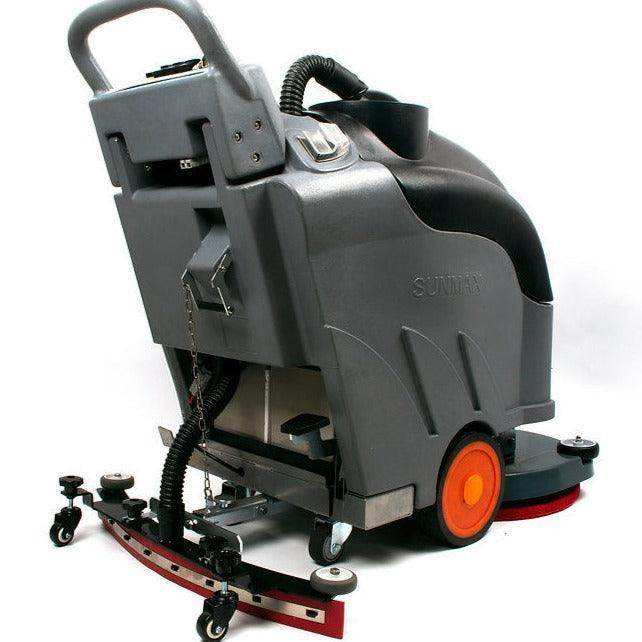 SUNMAX RT50D self-propelled floor scrubber with 22-inch cleaning width and 36,000 sqft/hour capacity